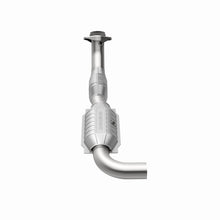 Load image into Gallery viewer, MagnaFlow Direct Fit Catalytic Converter 01 Ford Trucks 4.6L - 447121