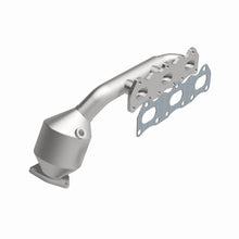 Load image into Gallery viewer, MagnaFlow Direct Fit Catalytic Converter 00 Suzuki Grand Vitara 2.5L - 49043