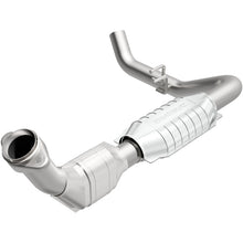 Load image into Gallery viewer, MagnaFlow Direct Fit Catalytic Converter 99-00 Ford Trucks 5.4L - 51695