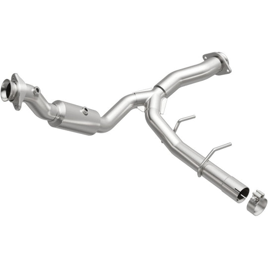 MagnaFlow Direct Fit Catalytic Converter 15-17 Ford Expedition V6 3.5 OEM Underbody - 21-528