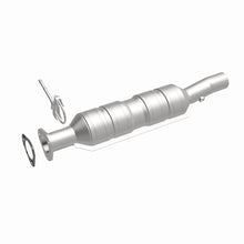 Load image into Gallery viewer, MagnaFlow Direct Fit Catalytic Converter 07-08 E-350 Super Duty 5.4 &amp; 6.8 L OEM Underbody - 52228