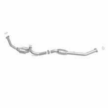 Load image into Gallery viewer, MagnaFlow 98-00 Sienna V6 3 OEM Underbody Direct Fit Converter - 52457