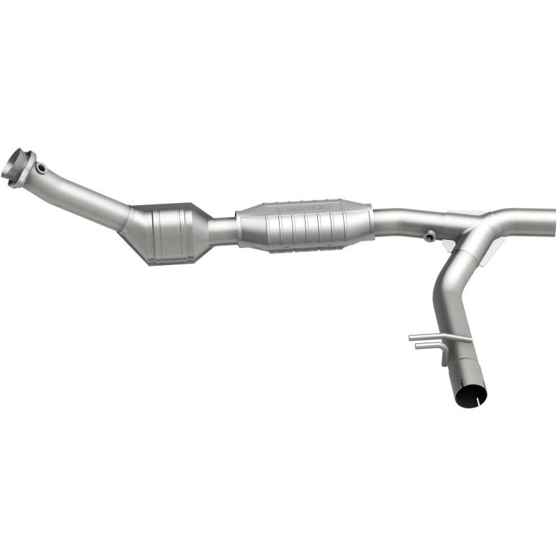 MagnaFlow Direct Fit Catalytic Converter 99-00 Ford Trucks 5.4L - 447116