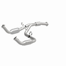 Load image into Gallery viewer, MagnaFlow Direct Fit Catalytic Converter 11-13 Chev Silverado 2500 HD/3500 HD 6.0L - 51812