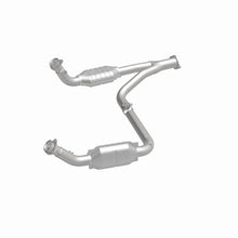 Load image into Gallery viewer, MagnaFlow Direct Fit Catalytic Converter 00-01Tahoe/Yukon V8 5.7L - 93603