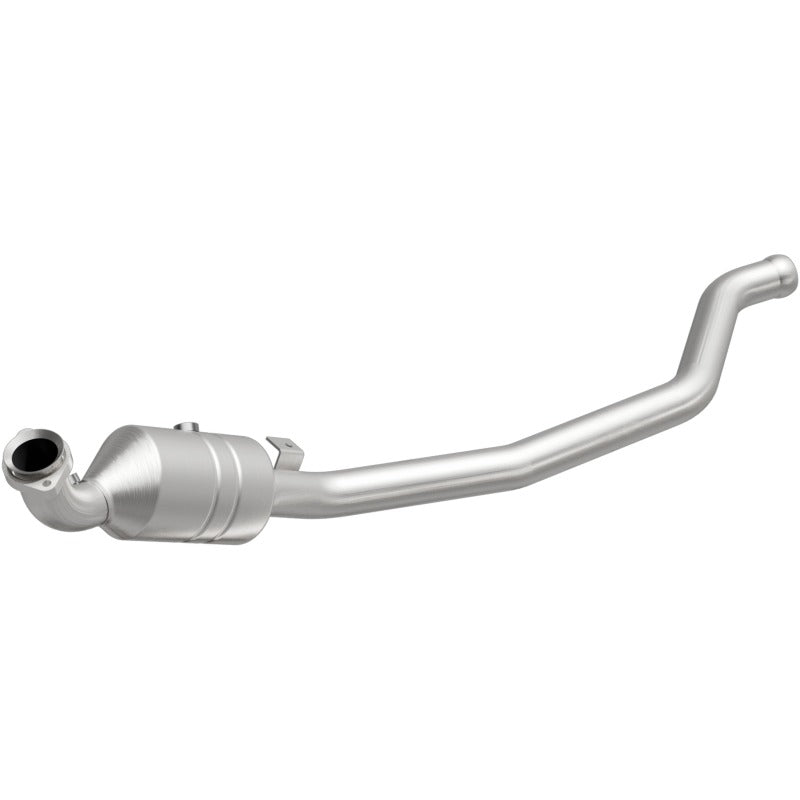 MagnaFlow Direct Fit Catalytic Converter 2006-2011 R350 3.5 L Underbody - 52178