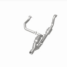 Load image into Gallery viewer, Magnaflow 15-16 Ram 2500 6.4L California Grade CARB Compliant DF Catalytic Converter - 5551513