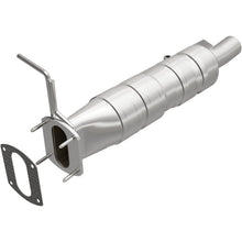 Load image into Gallery viewer, MagnaFlow 09-17 Ford F53 V10 6.8L Underbody Direct Fit Catalytic Converter - 280436