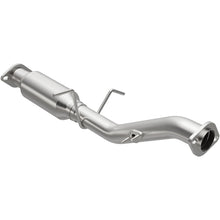 Load image into Gallery viewer, MagnaFlow Direct Fit Catalytic Converter California Grade 95-98 Toyota T100 2.7L - 4481014