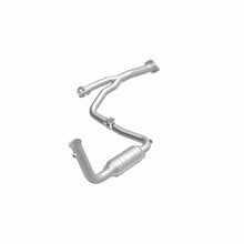 Load image into Gallery viewer, MagnaFlow Direct Fit Catalytic Converter 2004 Liberty D/S frt OEM - 49582