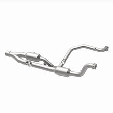 Load image into Gallery viewer, Magnaflow 15-16 Ram 2500 6.4L California Grade CARB Compliant DF Catalytic Converter - 5551513