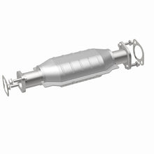 Load image into Gallery viewer, MagnaFlow Direct Fit Catalytic Converter 05-10 Kia Sportage 2.7L - 24963