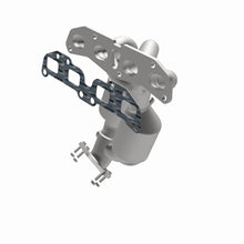 Load image into Gallery viewer, MagnaFlow OEM Grade 07-12 Nissan Sentra L4-2.5LGAS Direct Fit Federal Catalytic Converter - 51591