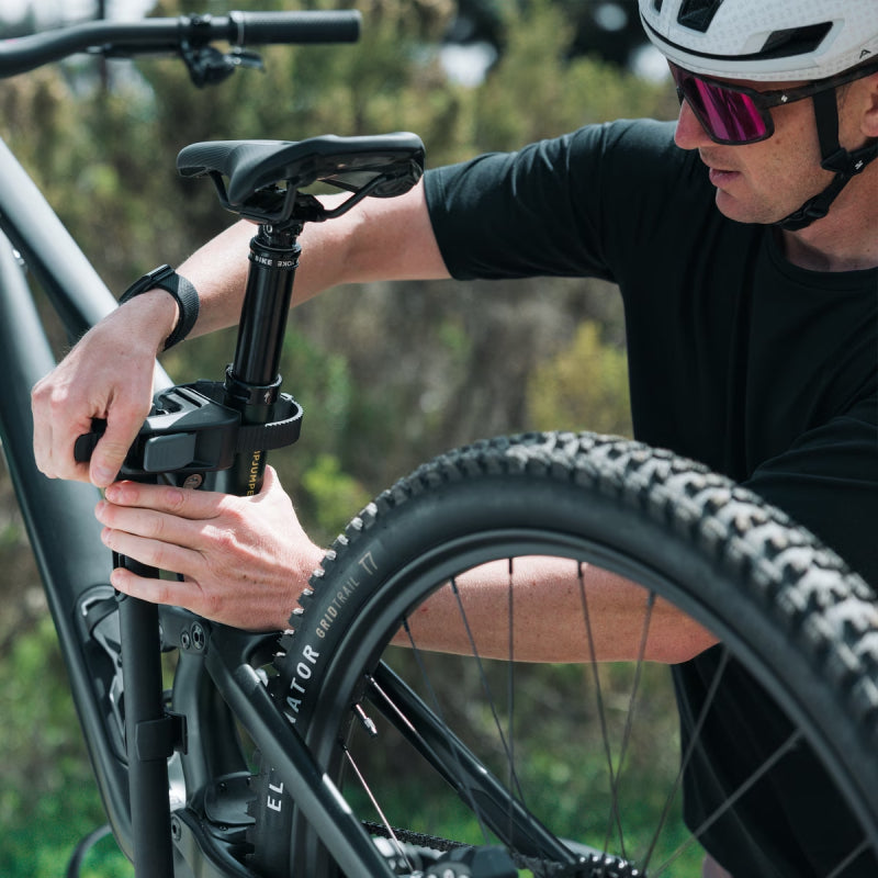 Thule OutPace 2-Bike Rack - Black - 9012500