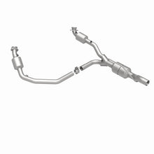 Load image into Gallery viewer, MagnaFlow Direct Fit Catalytic Converter Dodge 01-02 Ram 1500/2500/3500 Van 5.9L - 458003