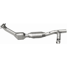 Load image into Gallery viewer, MagnaFlow Direct Fit Catalytic Converter 99-02 Expedition 5.4L 4wd - 93128