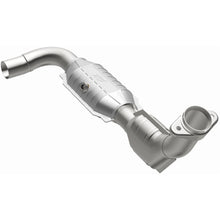 Load image into Gallery viewer, MagnaFlow Direct Fit Catalytic Converter 99-00 Ford Exped 4.6L - 51278