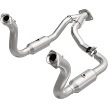 Load image into Gallery viewer, MagnaFlow 08-10 Ford F-250 Super Duty 5.4L Direct Fit Converter - 5551760