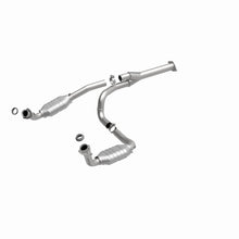 Load image into Gallery viewer, MagnaFlow Direct Fit Catalytic Converter 2002 Chevy E 1500 Van 4.3L - 51510