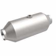 Load image into Gallery viewer, MagnaFlow MagnaFlow 2.5 in. OEM Grade Federal / EPA Compliant Universal Catalytic Converter - 51366