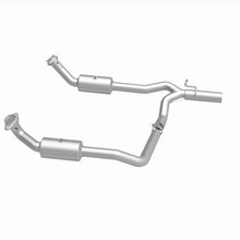 Load image into Gallery viewer, MagnaFlow 09-13 Ford E-350 Super Duty V10 6.8 OEM Underbody Direct Fit Catalytic Converter - 21-599