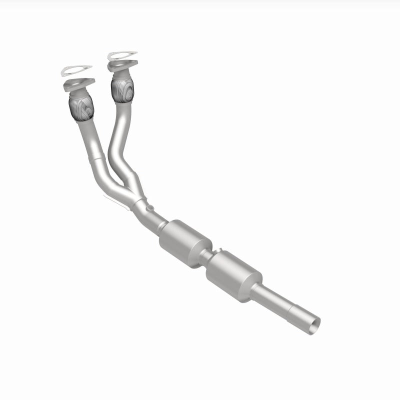 MagnaFlow Direct Fit Catalytic Converter 02-05 Golf 2.8L Underbody - 52289