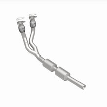 Load image into Gallery viewer, MagnaFlow Direct Fit Catalytic Converter 02-05 Golf 2.8L Underbody - 52289
