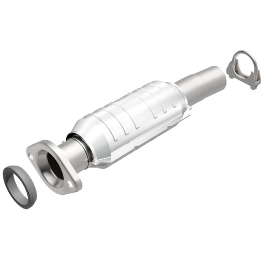 MagnaFlow Direct Fit Catalytic Converter 04-06 Toyota Sienna 3.3L AWD Rear - 24158