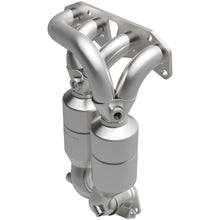 Load image into Gallery viewer, MagnaFlow OEM Grade 07-12 Nissan Sentra L4-2.5LGAS Direct Fit Federal Catalytic Converter - 51591