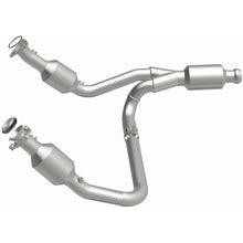 Load image into Gallery viewer, MagnaFlow 14-15 Chevrolet Silverado 1500 Underbody 4.3L / 5.3L Direct-Fit Catalytic Converter - 280424