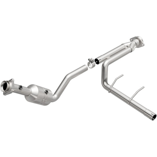 MagnaFlow Direct Fit Catalytic Converter 2011-2014 F-150 3.7L Underbody - 52156