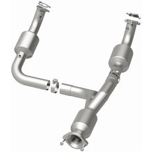 Load image into Gallery viewer, MagnaFlow 12-20 Chevrolet Express 4500 Underbody 6.0L Direct Fit Catalytic Converter - 280505