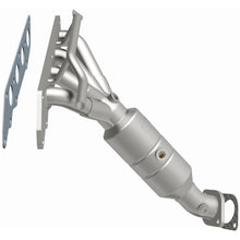 Load image into Gallery viewer, MagnaFlow Direct Fit Catalytic Converter 07 Ford Focus 2.0L Manifold **CA Emissions** - 49842