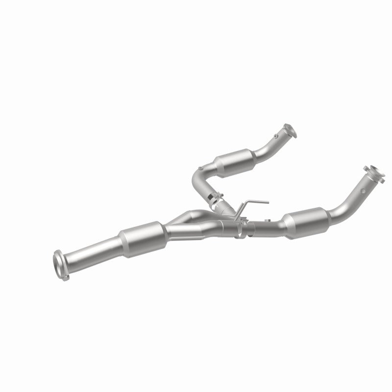 MagnaFlow 12-17 Chevrolet Express 3500 6.0L Direct Fit Converter - 5582113