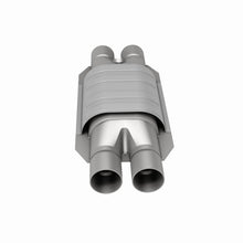 Load image into Gallery viewer, MagnaFlow Universal Catalytic Converter 2 D/D W/O2 Boss - 94038