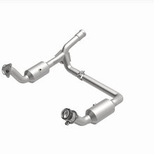 Load image into Gallery viewer, MagnaFlow 19-20 GMC Sierra 1500 Single Underbody 4.3L/5.3L Direct Fit Catalytic Converter - 280656
