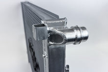 Load image into Gallery viewer, CSF Porsche 955/957 Cayenne / Audi Q7 / VW Touareg Heavy-Duty Performance Radiator - 7227