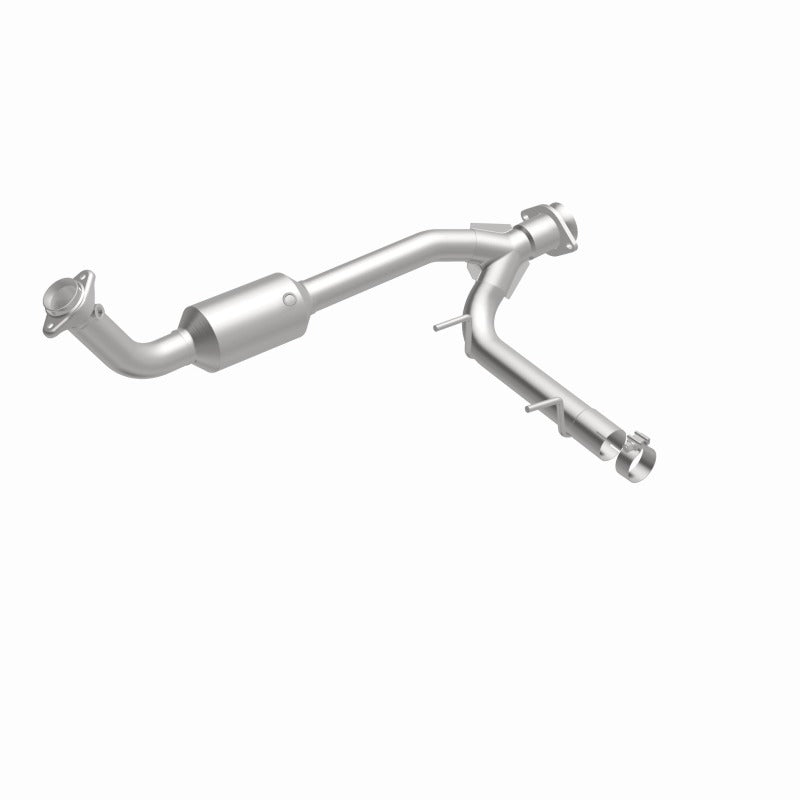 MagnaFlow Direct Fit Catalytic Converter 05-06 Lincoln Navigator 5.4L w/ 3in Main Piping - 52508