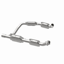Load image into Gallery viewer, MagnaFlow Direct Fit Catalytic Converter 05-07 Ford E-250/E-350 Econoline V8 5.4L - 93167