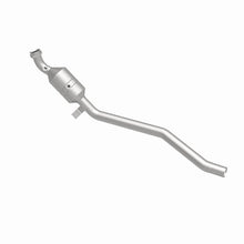Load image into Gallery viewer, MagnaFlow Direct Fit Catalytic Converter 2006-2011 R350 3.5 L Underbody - 52177