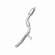 Load image into Gallery viewer, MagnaFlow Direct Fit Catalytic Converter 11-15 Volkswagen Touareg V6 3.6 OEM Underbody - 52411