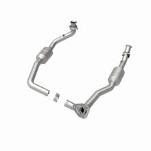 Load image into Gallery viewer, MagnaFlow Direct Fit Catalytic Converter 00-03 Ford E150 5.4L - 24307