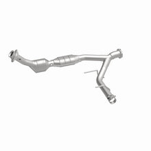 Load image into Gallery viewer, MagnaFlow Direct Fit Catalytic Converter 03-04 Ford Expedition 5.4L V8 Passenger Side - 24414