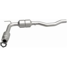 Load image into Gallery viewer, MagnaFlow Direct Fit Catalytic Converter 02 Volkswagen Eurovan 2.8L - 23181