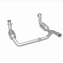 Load image into Gallery viewer, MagnaFlow 19-20 GMC Sierra 1500 Single Underbody 4.3L/5.3L Direct Fit Catalytic Converter - 280656