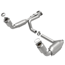 Load image into Gallery viewer, MagnaFlow Direct Fit Catalytic Converter 99-00 Chevy Pickups 4.3L - 447284