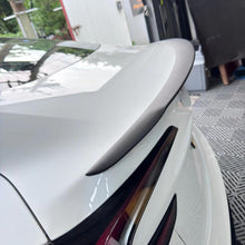 Load image into Gallery viewer, Model 3 Ludicrous Carbon Fiber Spoiler