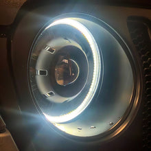 Load image into Gallery viewer, Oracle Jeep JL/Gladiator JT Oculus Bi-LED Projector Headlights - Amber/White Switchback