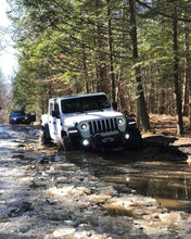 Load image into Gallery viewer, Oracle Jeep JL/Gladiator JT Oculus Bi-LED Projector Headlights - Amber/White Switchback