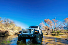 Load image into Gallery viewer, Oracle Jeep JL/Gladiator JT Oculus Bi-LED Projector Headlights - Amber/White Switchback